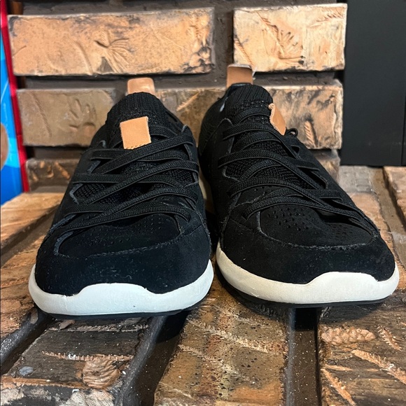 Earth Desire Flow Women’s Black & Tan Slip On Sneakers Size 8 - Picture 3 of 11